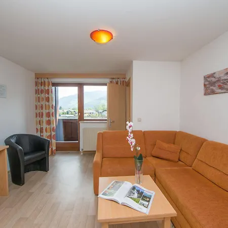 Kristall Apartment *